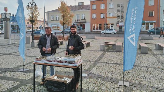 Alternatywa dla Łukowa: Biało-czerwone znicze dla przechodniów