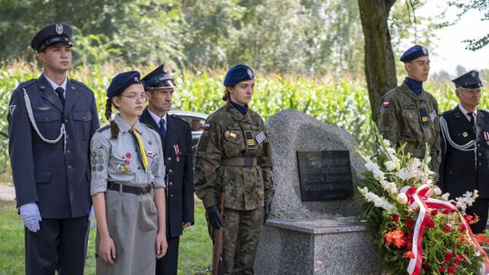 Delegacja ŁOK na obchodach Święta Wojska Polskiego