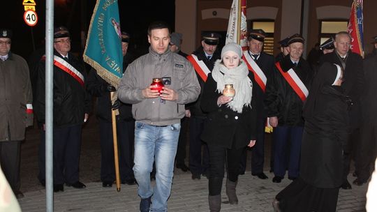 Delegacja ŁOK zapaliła znicze przy Obelisku Żołnierzy Niezłomnych [FOTO]