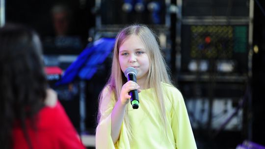 Emilia Szcześniak z ŁOK zakwalifikowana na XII Ogólnopolski Festiwal Piosenki Dziecięcej i Młodzieżowej „Lubelski Talent 2019” w Poniatowej