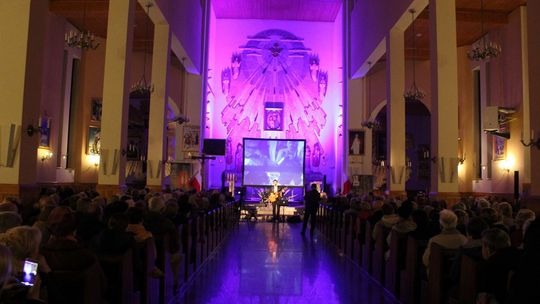 Koncert Macieja Miecznikowskiego „Wyśpiewać 100 lat Niepodległości” [FOTO]