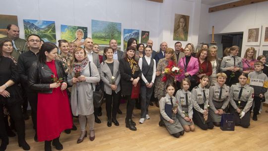 Muzeum Regionalne: ,,Radość tworzenia” wystawa malarstwa Aliny Pięta z okazji Dnia Kobiet