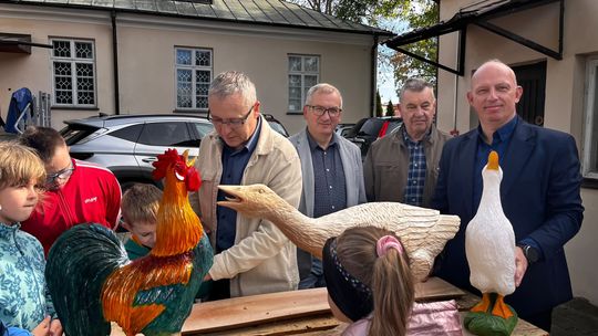 Muzeum Ziemi Łukowskiej: „Ptaki wiejskiej podłukowskiej zagrody”- plener rzeźbiarski [FOTO]