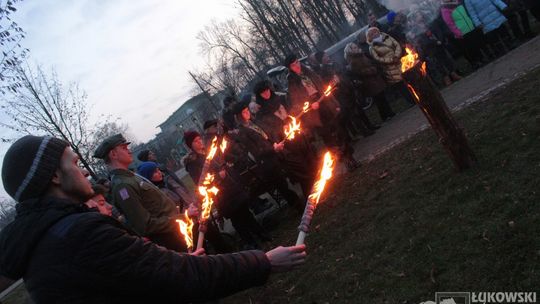 Odsłonięcie „Mówiącego Kamienia” poświęconego byłym więźniom niemieckich obozów koncentracyjnych pochodzących z Ziemi Łukowskiej [FOTO]