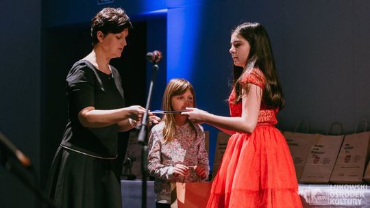 Oliwia i Emilka z Fabryki Piosenki w gronie laureatów "Kolędujmy razem" w Łodzi [FOTO]