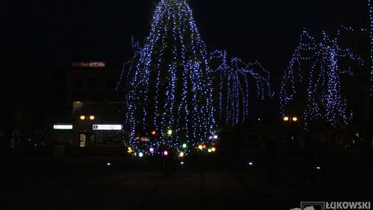 Rozświetlenie łukowskiej choinki na Placu Solidarności i Wolności [FOTO]