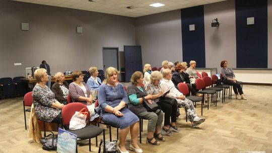 Wykład ŁUTW: "Na wnuczka", "na dopłatę", "na przelew", "na garnki". Jak nie dać się oszukać w dzisiejszych czasach" [FOTO]