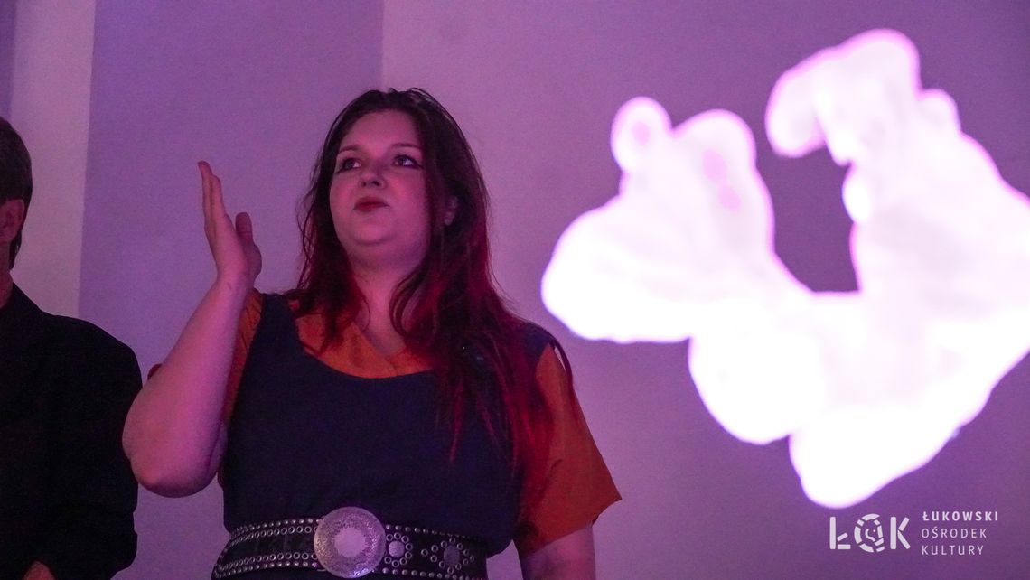 Artystyczne instalacje Weroniki Anny Michalak. Wernisaż wystawy "Odrealnienie".