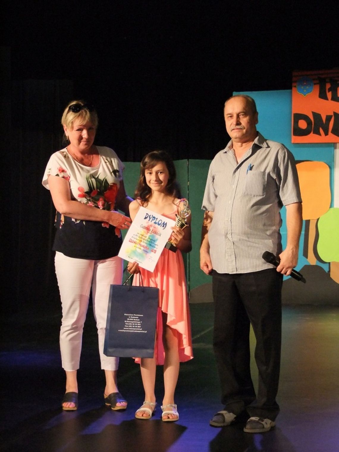 Gabrysia Łukasik z Fabryki Piosenki ŁOK zdobywa Tytuł Laureata na Festiwalu Artystycznym w Iłży