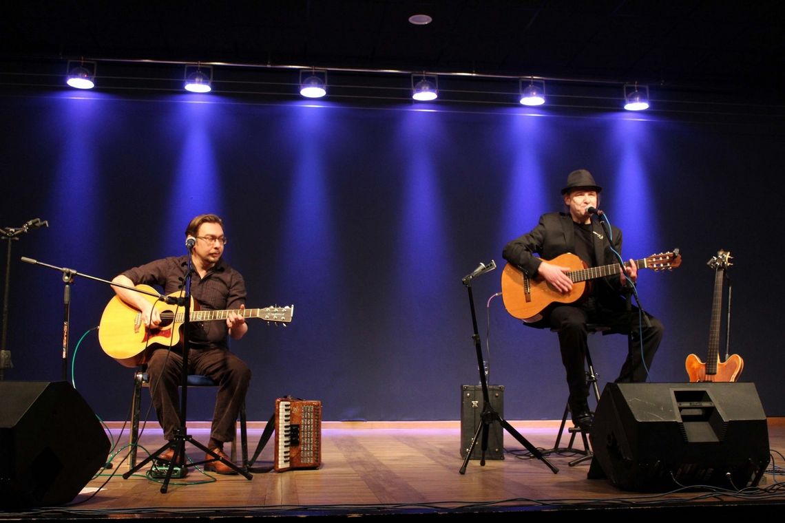 Koncert piosenek Cohena i Wysockiego w wykonaniu Kasprowicz&Marinczenko w Łukowskim Ośrodku Kultury