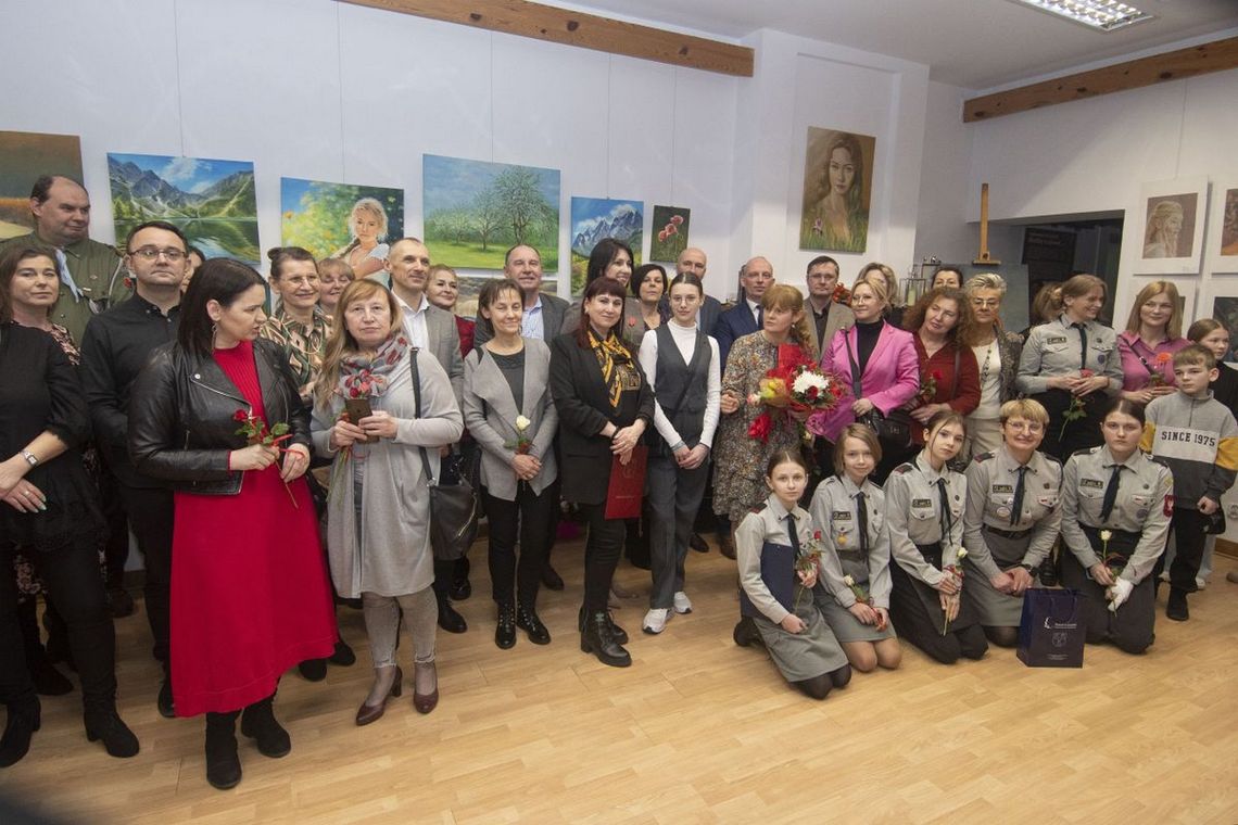 Muzeum Regionalne: ,,Radość tworzenia” wystawa malarstwa Aliny Pięta z okazji Dnia Kobiet