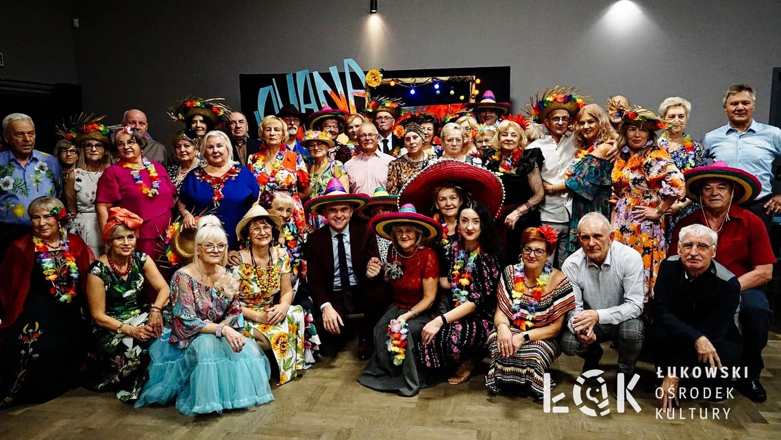 Słuchacze ŁUTW bawili się w stylu kubańskim [FOTO]