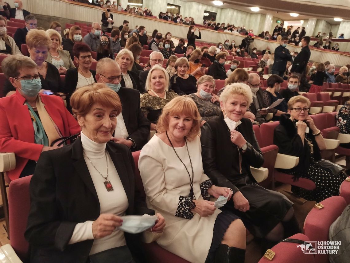 Słuchacze ŁUTW w Teatrze Wielkim- Operze Narodowej w Warszawie [FOTO]