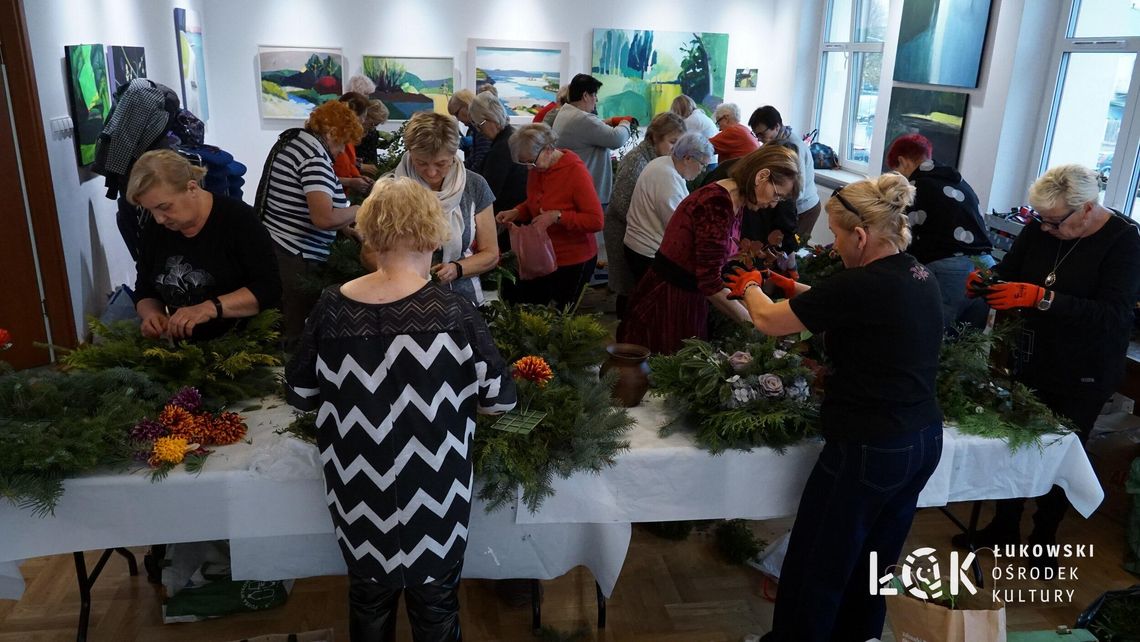 Słuchacze ŁUTW wykonali wiązanki okolicznościowe [FOTO]