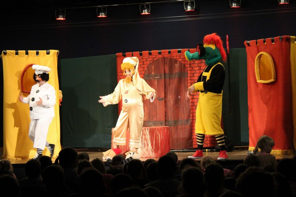 Spektakl teatralny „O smoku i Królu leniuchu” w ŁOK