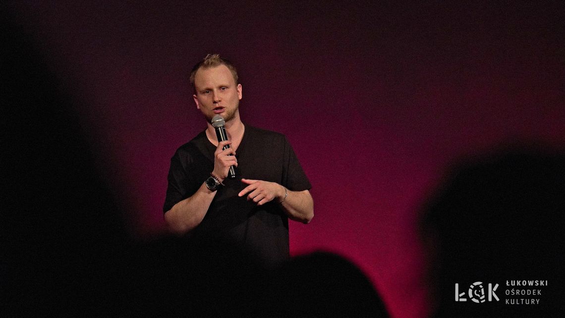 Stand-up: Maciej Brudzewski "Skok na strach" [FOTO]