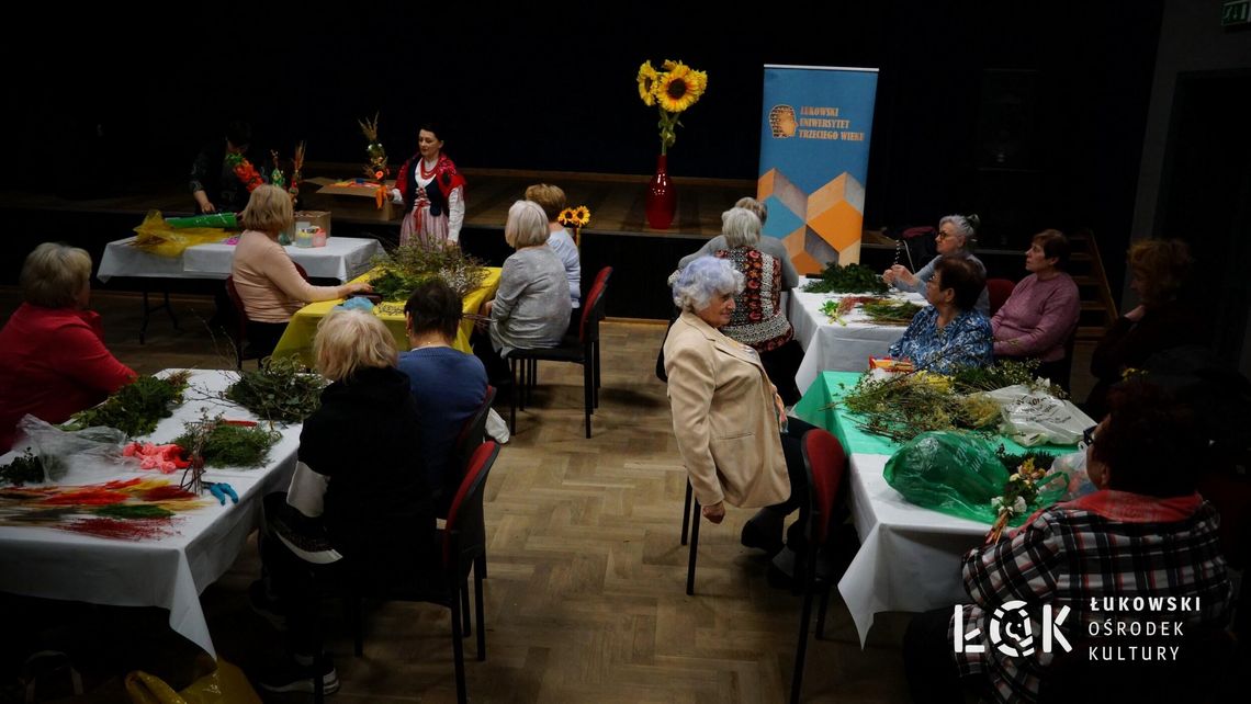 Warsztaty  tworzenia palm wielkanocnych dla ŁUTW z Edytą Sak [FOTO]